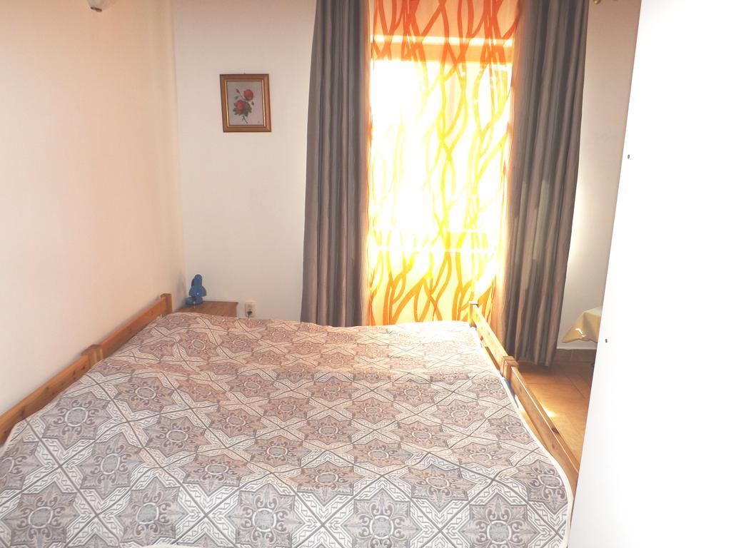 Napos Vendeghaz Hotel Gyor Exterior photo